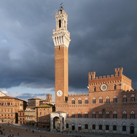 Siena Photos of Siena; Piazza del Campo, Torre del Mangia, Duomo, Nicola Pisano, Palio di Sena horse race, Contrade; pictures…