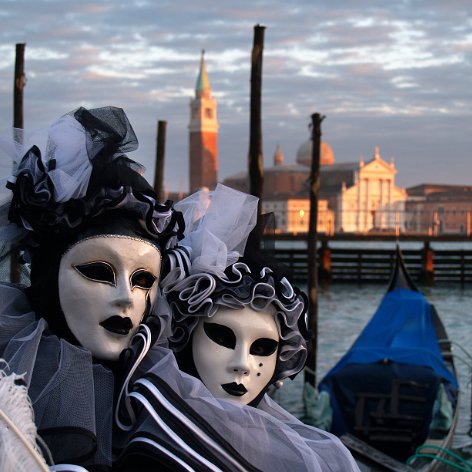Venice Carnival Photos of the Carnival of Venice; Masks, baroque clothes and decorations, carnival make-up, Gondolas, Channels; pictures…